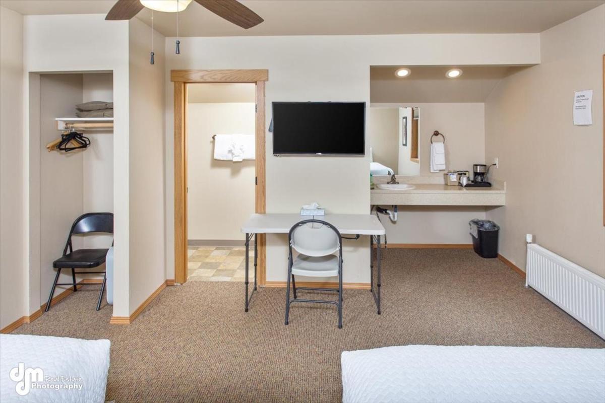 Kenai Airport Hotel Exterior photo