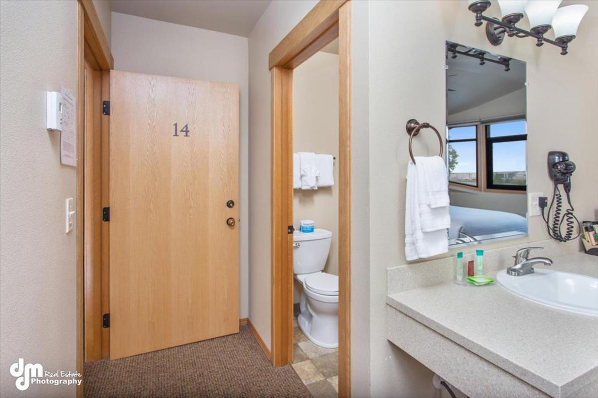Kenai Airport Hotel Exterior photo